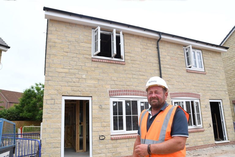 Bricklayer with 30 years’ experience gives glowing report on build quality of his new Bellway home in Worksop